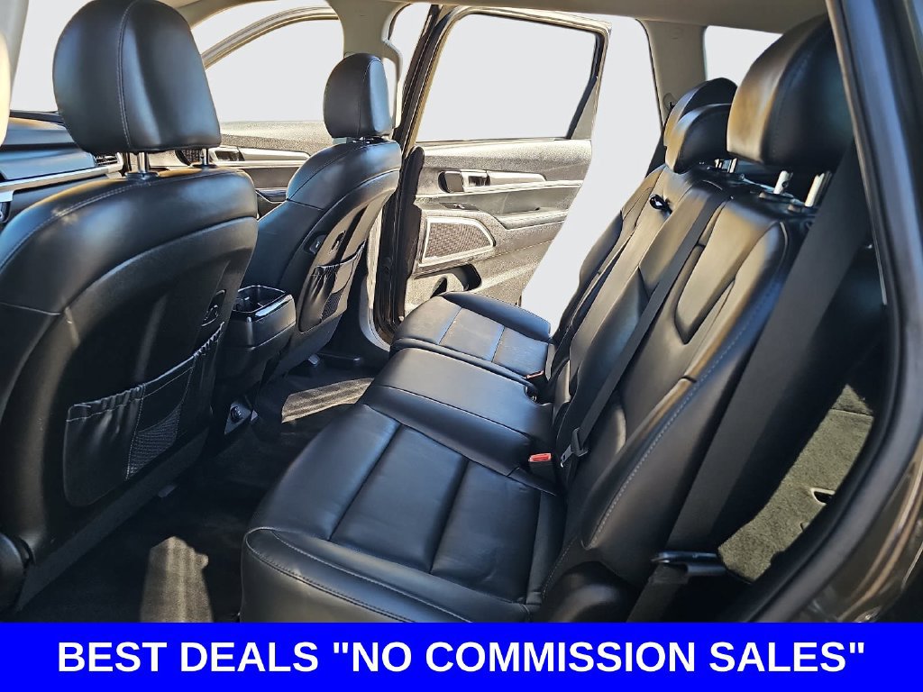 Used 2020 Kia Telluride S w/ S 8 Passenger Seating Package AWD/4WD image 14