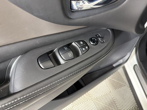 Used 2023 Nissan Murano SV AWD/4WD image 13