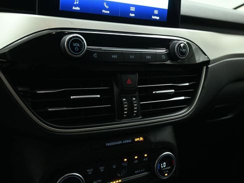 Used 2021 Ford Escape SE image 16