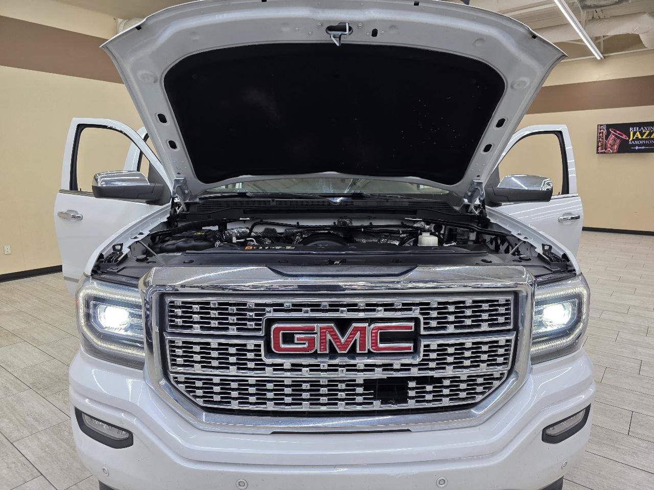 Used 2017 GMC Sierra 1500 Denali AWD/4WD image 40