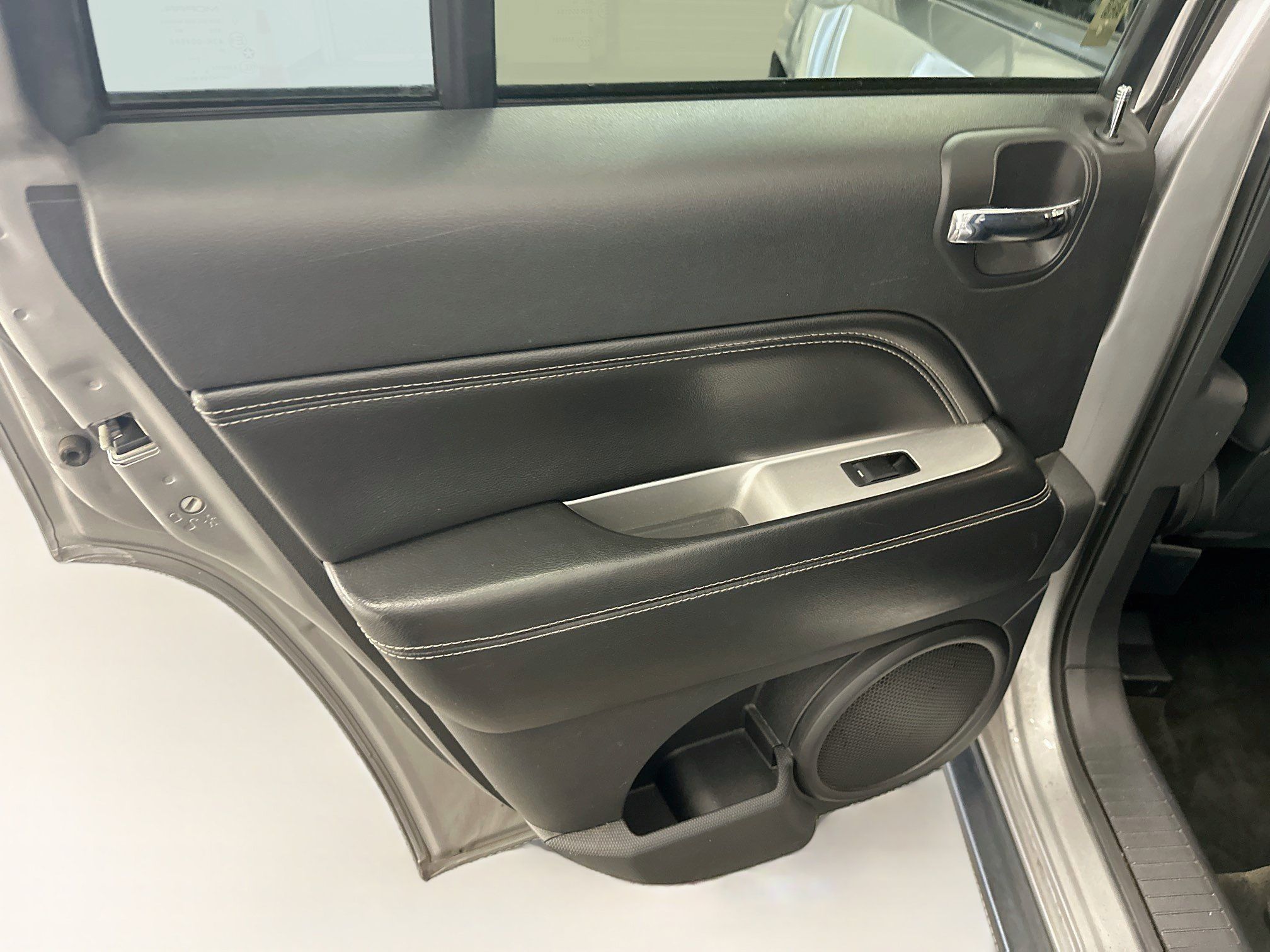 Used 2016 Jeep Compass High Altitude AWD/4WD image 26