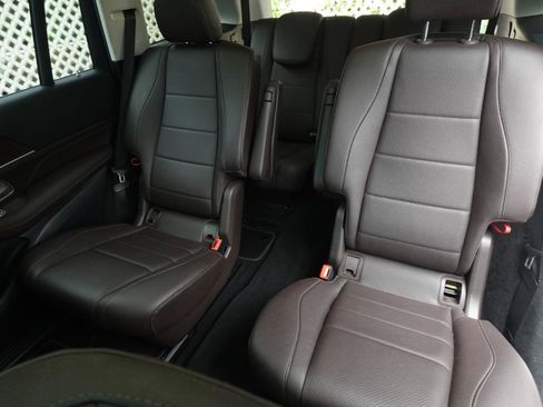 Used 2022 Mercedes-Benz GLS 450 4MATIC image 23