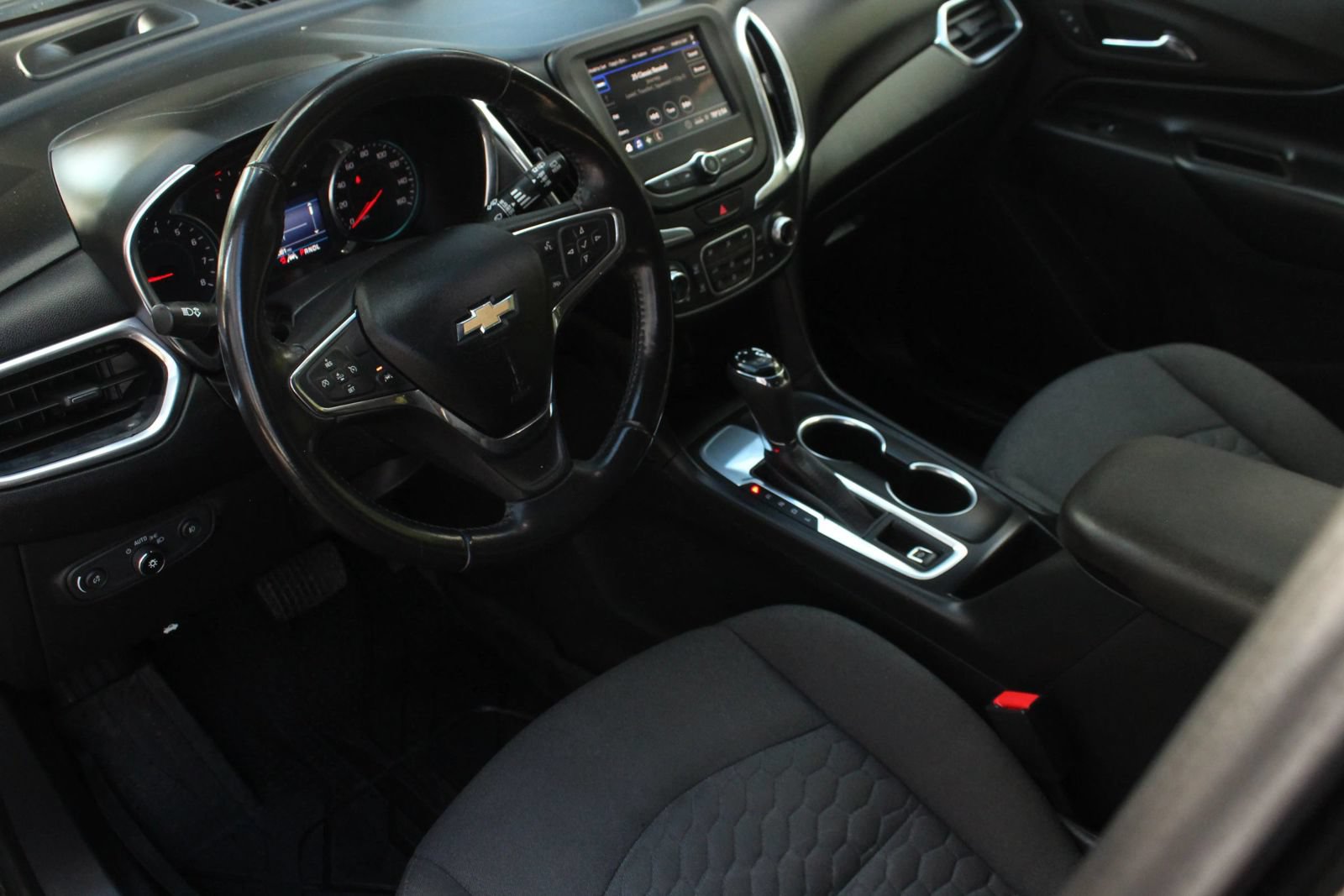 Used 2020 Chevrolet Equinox LT w/ Driver Convenience Package FWD image 13