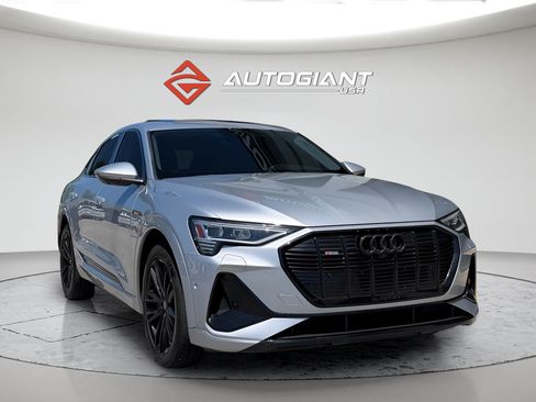 Used 2021 Audi e-tron Premium Plus w/ Premium Plus Package AWD/4WD image 19