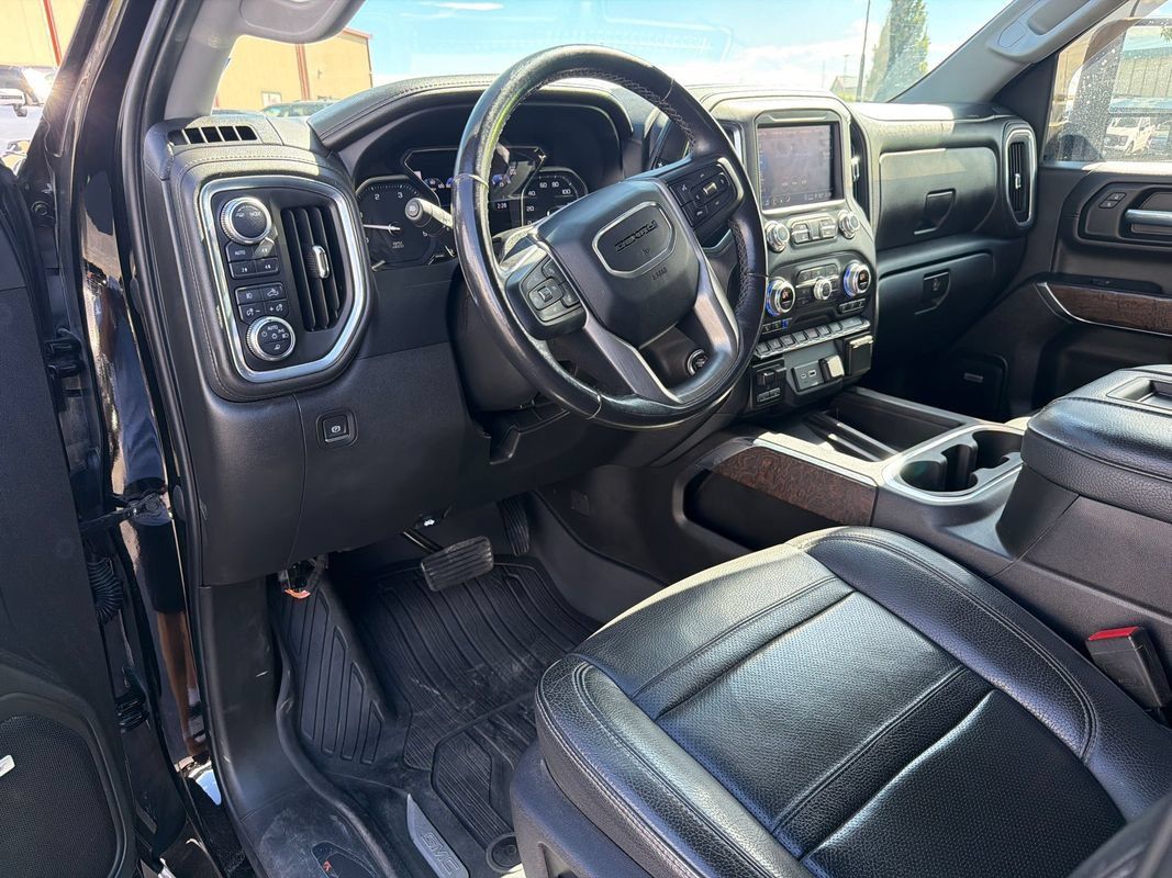 Used 2022 GMC Sierra 3500 Denali AWD/4WD image 25