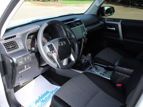 Used 2023 Toyota 4Runner SR5 AWD/4WD image 19
