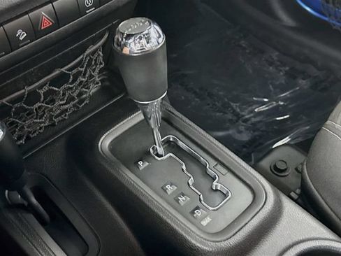 Used 2016 Jeep Wrangler Unlimited Sahara w/ Connectivity Group AWD/4WD image 14