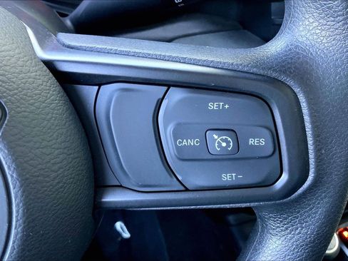 Used 2024 Jeep Gladiator Sport AWD/4WD image 19