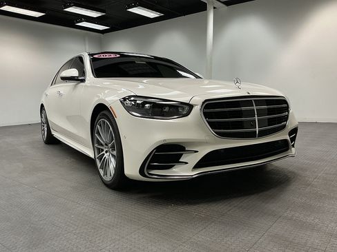 Used 2023 Mercedes-Benz S 580e 4MATIC Sedan image 9