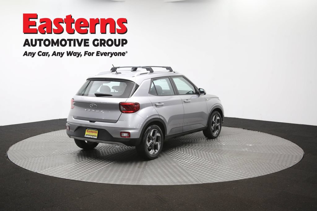 Used 2023 Hyundai Venue SEL FWD image 45