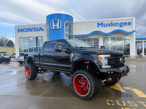 Used 2019 Ford F250 Platinum w/ Platinum Ultimate Package image 1