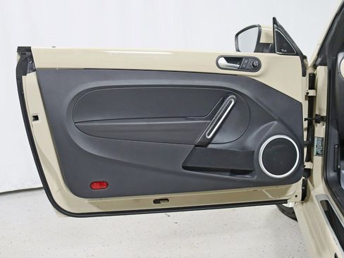 Used 2019 Volkswagen Beetle 2.0T Final Edition SEL image 30