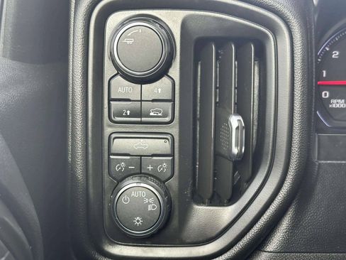 Used 2019 Chevrolet Silverado 1500 Custom w/ Custom Convenience Package AWD/4WD image 30