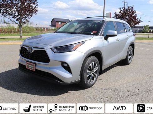 Certified 2024 Toyota Highlander XLE AWD/4WD image 1