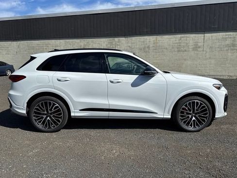New 2026 Audi SQ5 Premium Plus AWD/4WD image 9