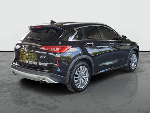 Used 2023 INFINITI QX50 Luxe FWD image 2
