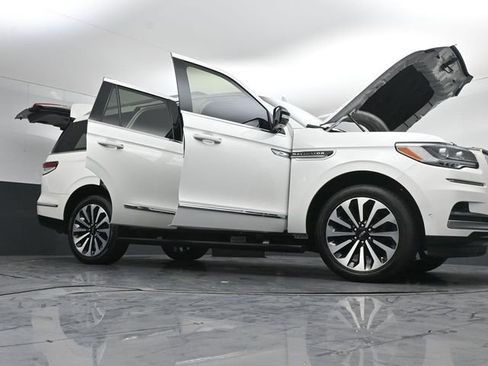 Used 2024 Lincoln Navigator Reserve image 55