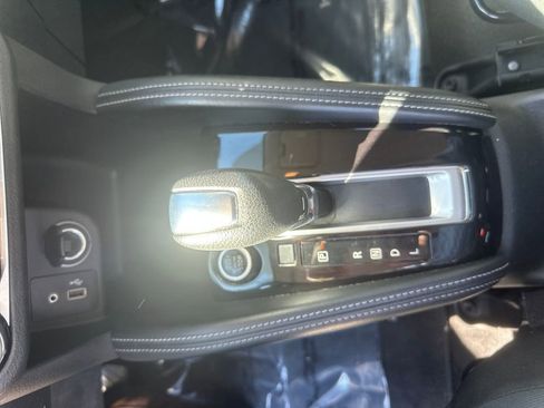 Used 2020 Nissan Kicks SV image 12