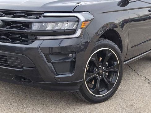 Certified 2022 Ford Expedition Limited image 3