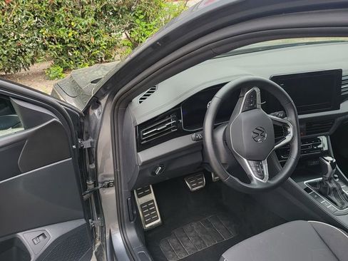 Used 2025 Volkswagen Jetta Sport image 5