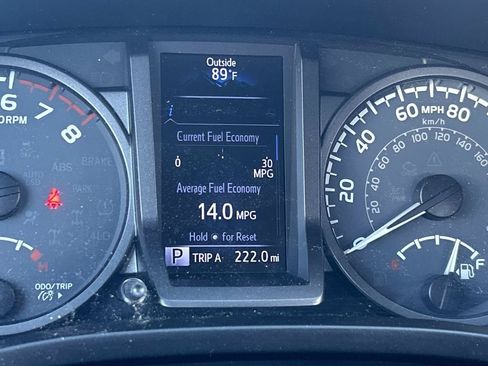 Used 2017 Toyota Tacoma TRD Off-Road AWD/4WD image 13