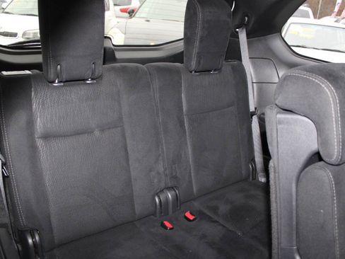 Used 2015 Nissan Pathfinder SV image 20