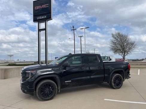 Used 2023 GMC Sierra 1500 Elevation image 1