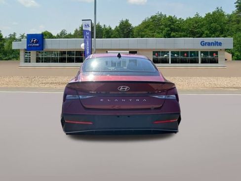 Certified 2025 Hyundai Elantra Sport image 9