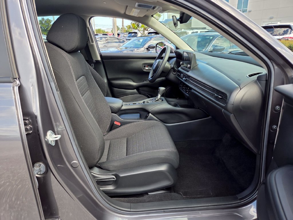 Certified 2025 Honda HR-V LX image 18