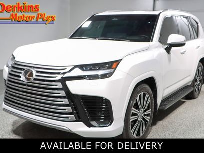 Used 2025 Lexus LX 600 4WD w/ Luxury Package