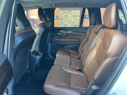 Used 2019 Volvo XC90 T6 Momentum w/ Advanced Package image 10