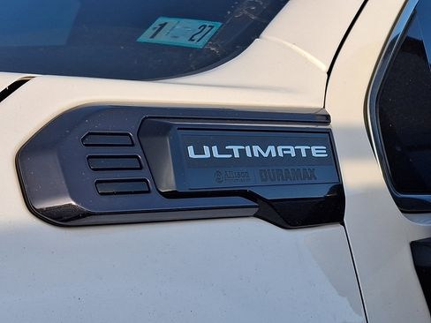 Used 2024 GMC Sierra 2500 Denali Ultimate w/ Max Trailering Package image 8