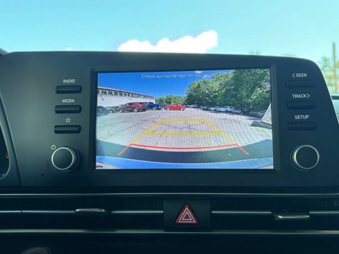 Used 2021 Hyundai Elantra SEL FWD image 32