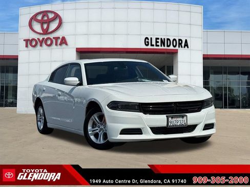 Used 2022 Dodge Charger SXT w/ Leather Interior Group RWD image 2
