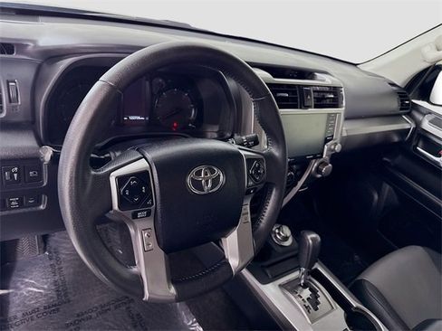 Certified 2022 Toyota 4Runner SR5 Premium image 9