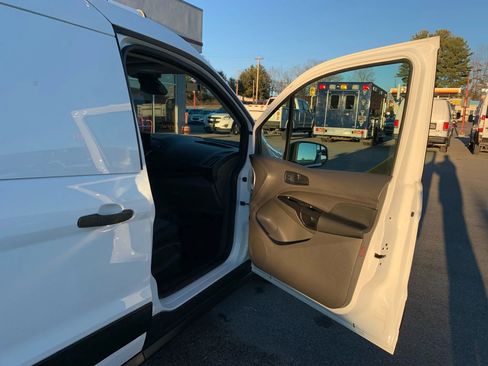 Used 2020 Ford Transit Connect XL image 20
