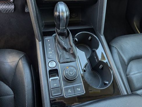 Used 2018 Volkswagen Atlas SEL Premium image 28