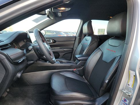 Used 2024 Jeep Compass Trailhawk image 13