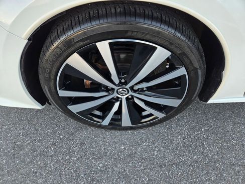 Used 2019 Nissan Altima 2.5 SR image 13