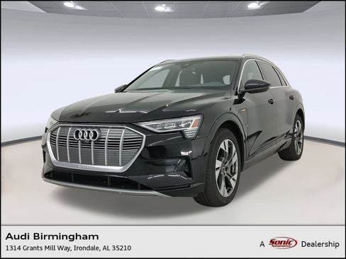 Used 2022 Audi e-tron Premium Plus w/ Premium Plus Package image 1