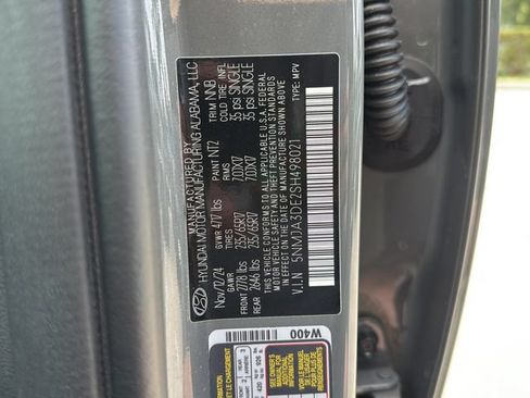 Used 2025 Hyundai Tucson SE FWD image 34
