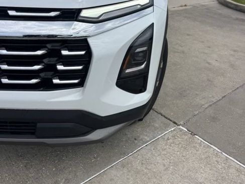 Used 2025 Chevrolet Equinox LT AWD/4WD image 12