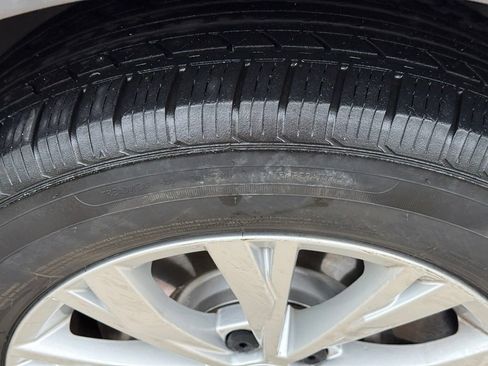 Used 2018 Volkswagen Tiguan SE AWD/4WD image 42
