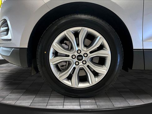 Used 2024 Ford Edge Titanium AWD/4WD image 33