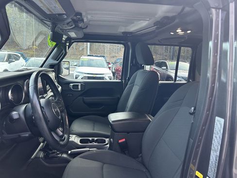 Used 2022 Jeep Wrangler Unlimited Sport AWD/4WD image 13