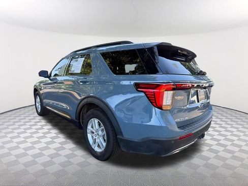 Used 2025 Ford Explorer Active w/ Active Comfort Package RWD image 7