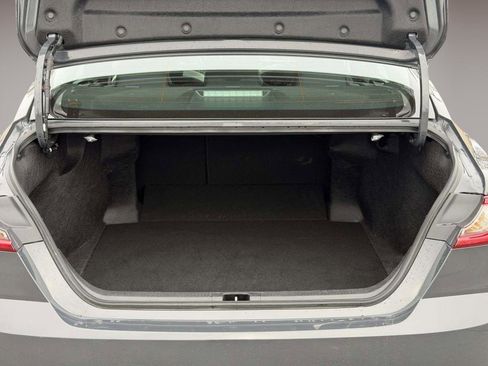 Used 2025 Toyota Camry SE image 13