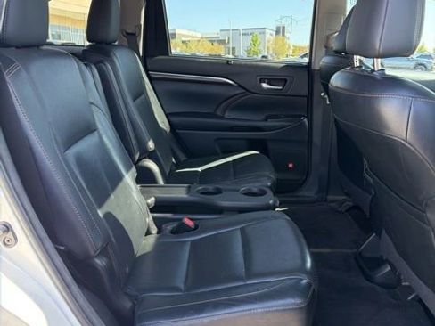 Used 2016 Toyota Highlander Limited w/ Driver Technology Package image 10