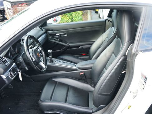 Used 2018 Porsche 718 Cayman Base image 14