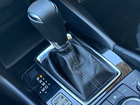 Used 2018 MAZDA MAZDA3 Sport image 23